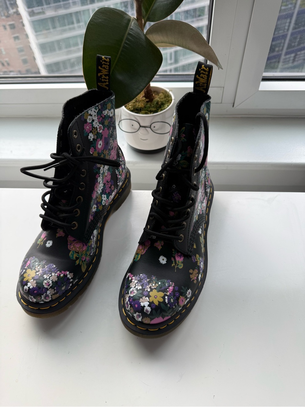Dr. Martens 1460 pascal Floral vintage Leather Lace-Up Boots